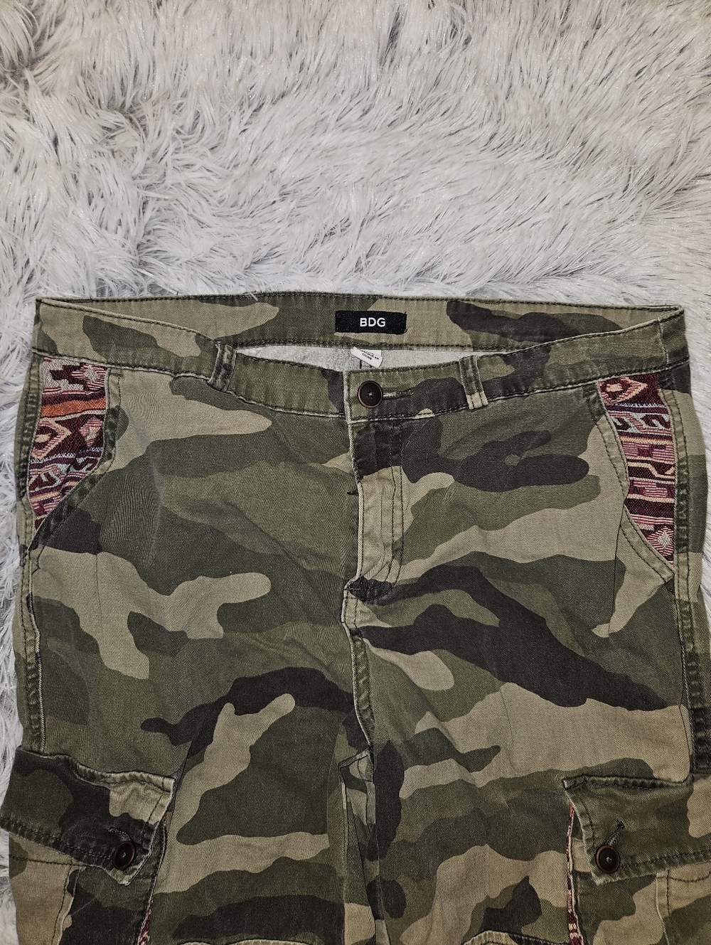 BDG Camo Cargo Pants Size 30 Tapered Leg Aztec Pocket Detail Streetwear Utility - Picture 2 of 7